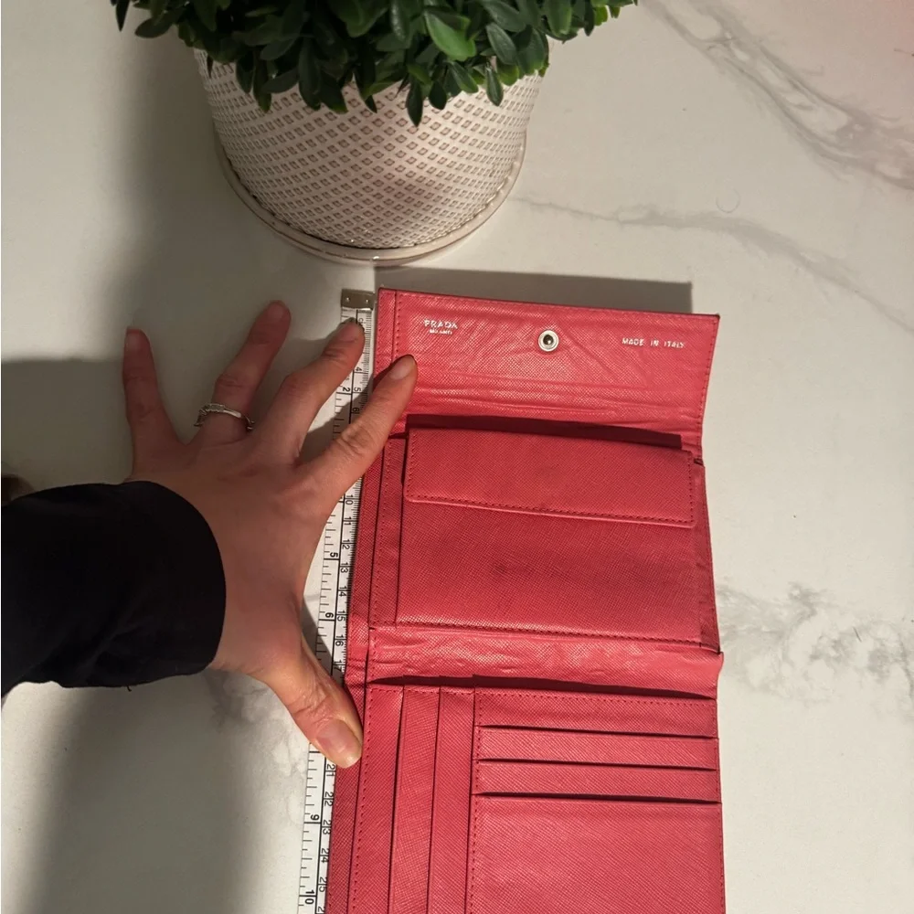 Pre loved Prada Wallet in pink - Picture 8 of 8